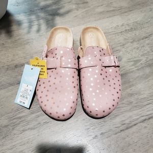 NWT- Girls Perry Slip- on Clogs